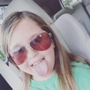 Meet your Posher, Ava